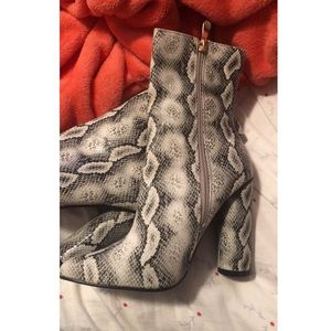 Snakeskin booties NEW